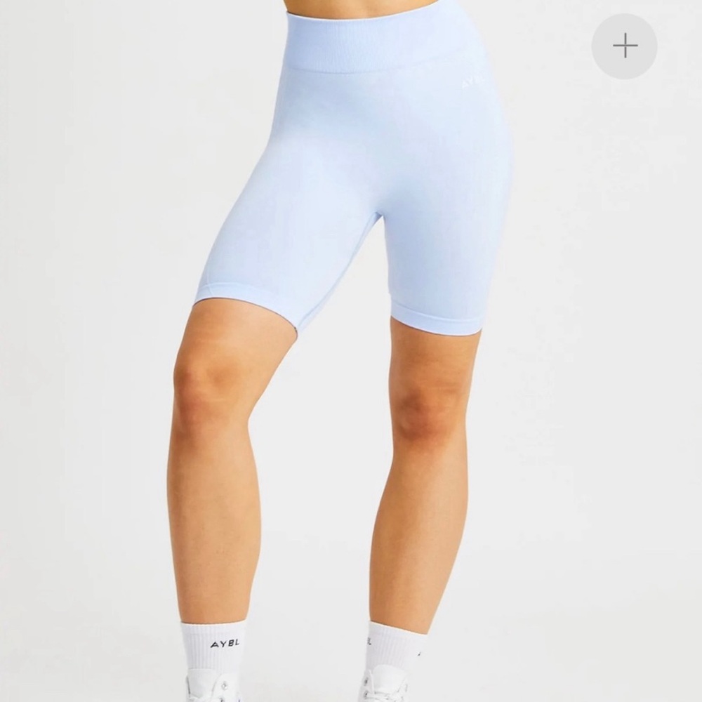 *NWT* AYBL Motion Seamless Shorts Size Small